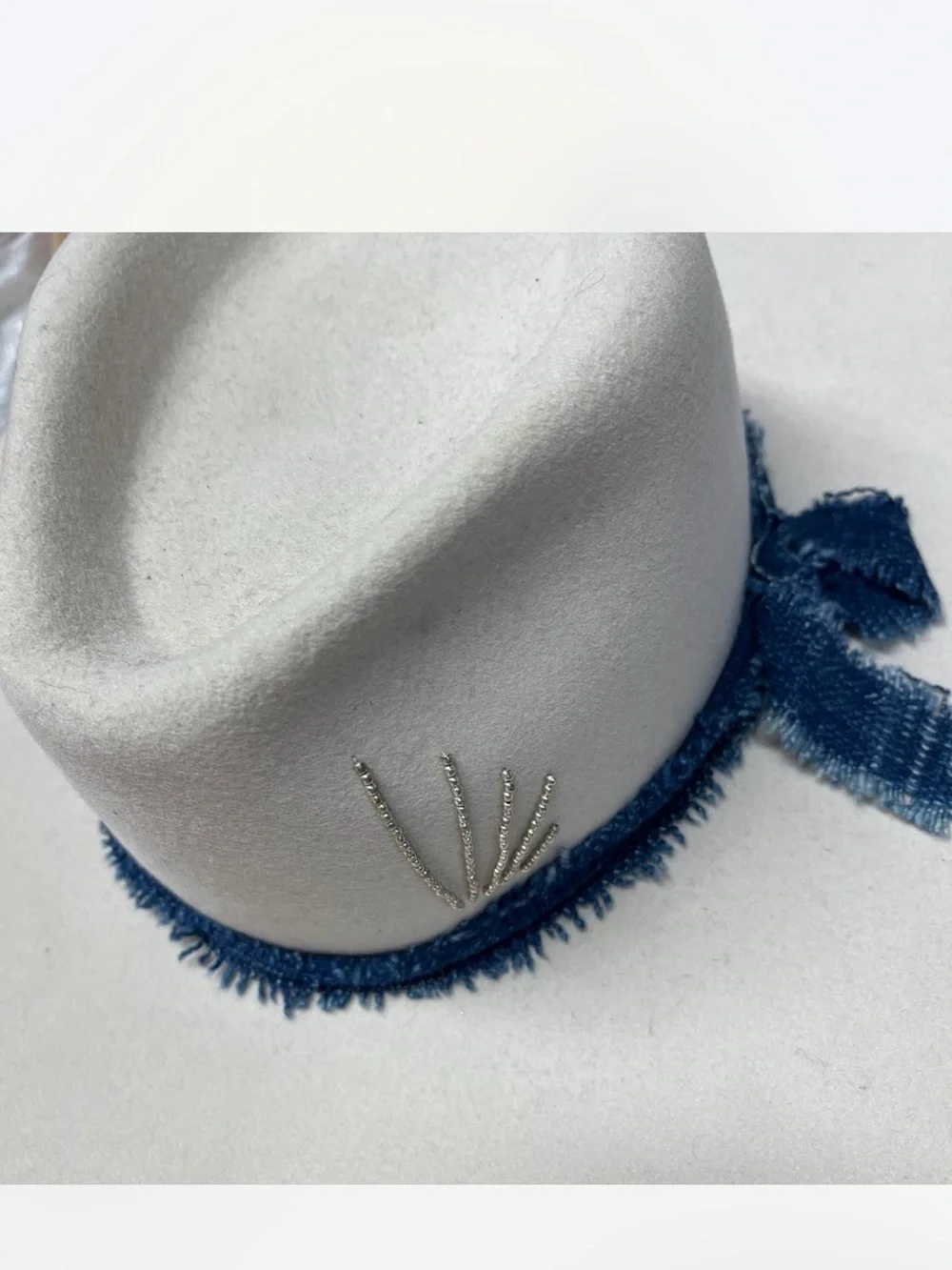 Lovely Bird Malibu Size Small Hat Like New One size Small